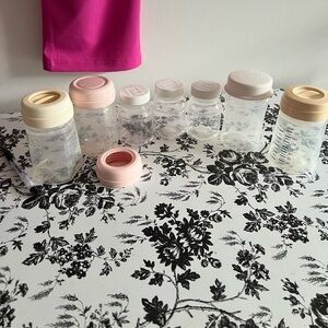 Breastmilk storage containers